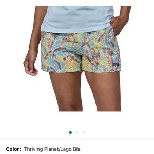 Patagonia Women's Funhoggers 4" Shorts size small. Color: thriving planet